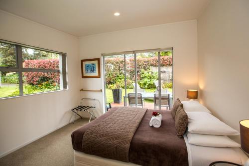 tatahi lodge beach resort