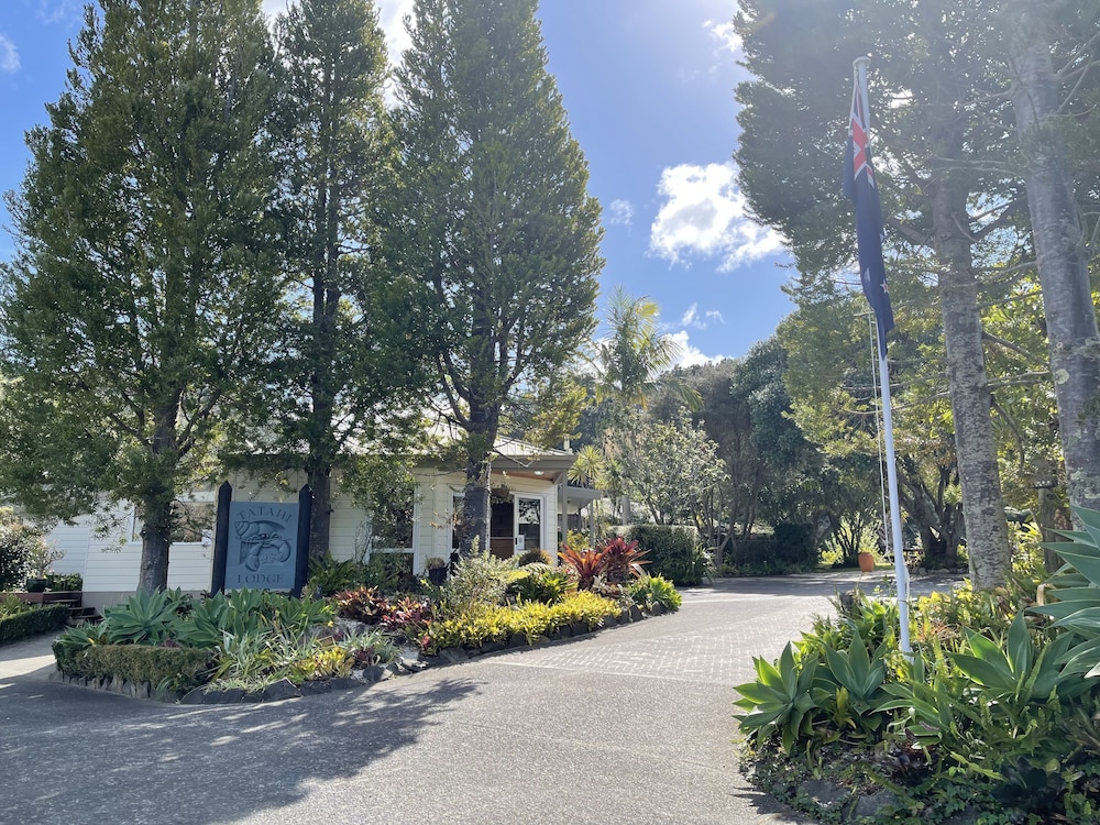 tatahi lodge beach resort