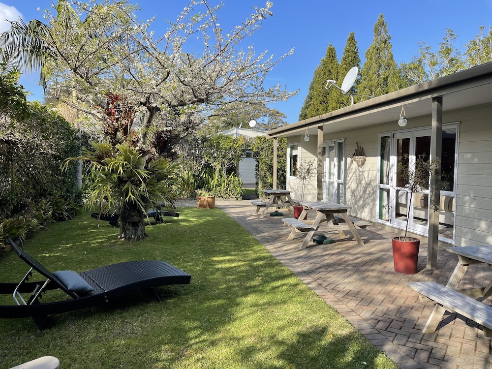 tatahi lodge beach resort