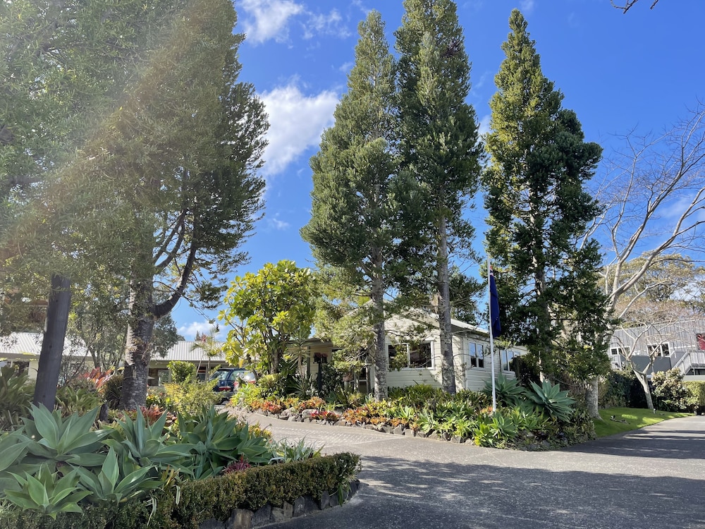 tatahi lodge beach resort