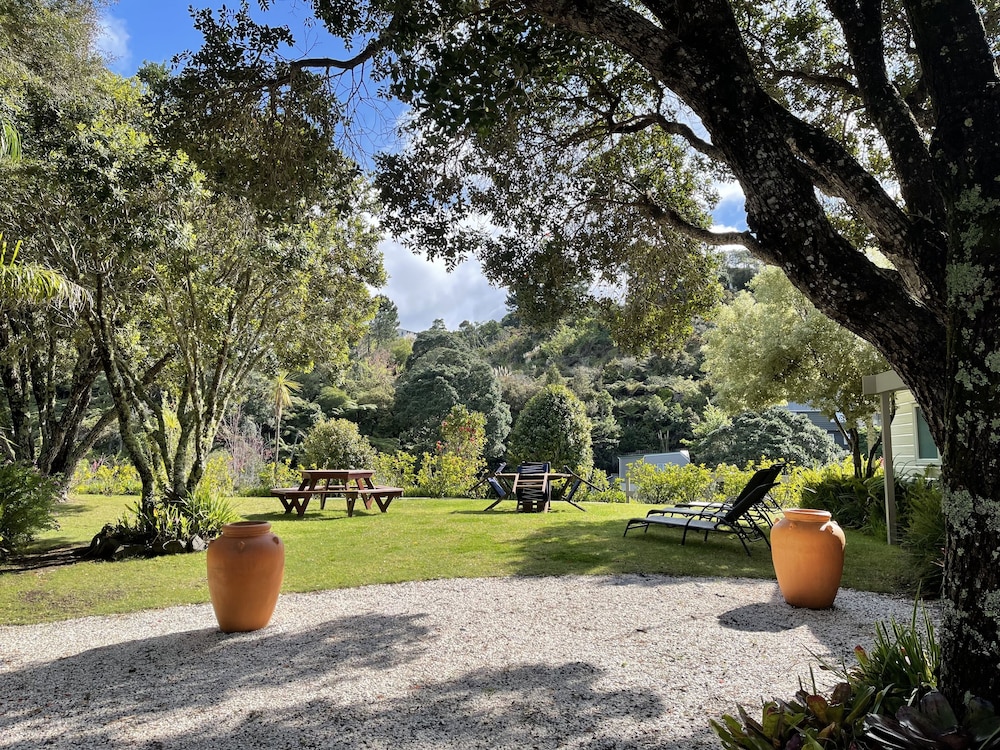 tatahi lodge beach resort