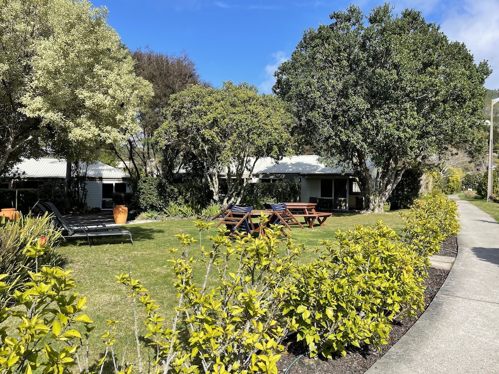 tatahi lodge beach resort