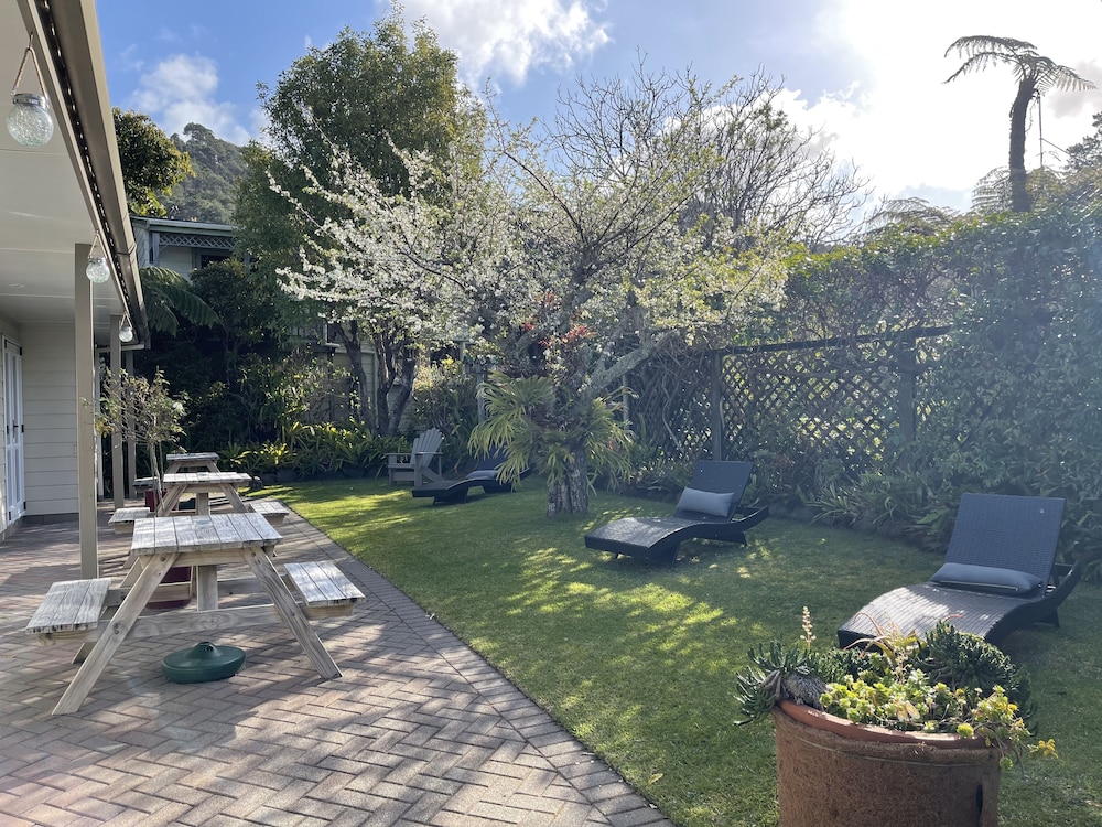 tatahi lodge beach resort