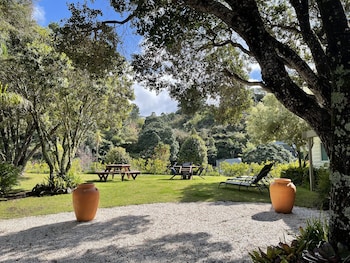 tatahi lodge beach resort