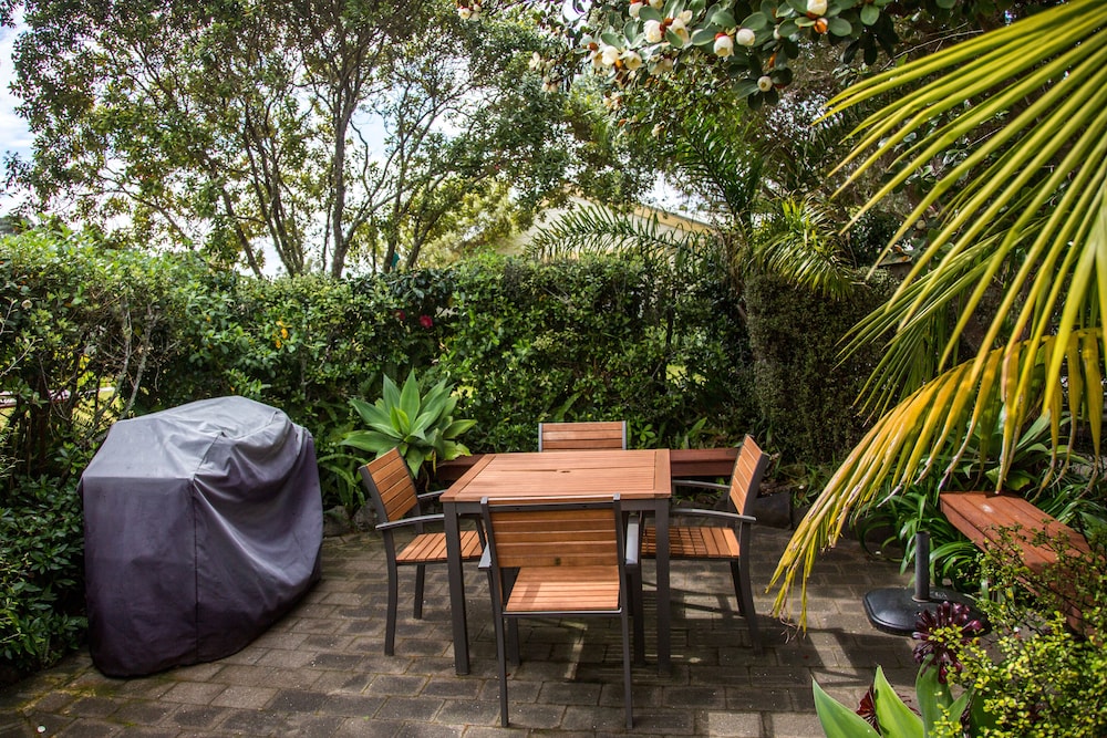 tatahi lodge beach resort