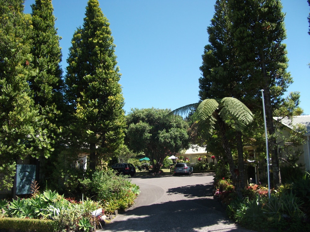 tatahi lodge beach resort