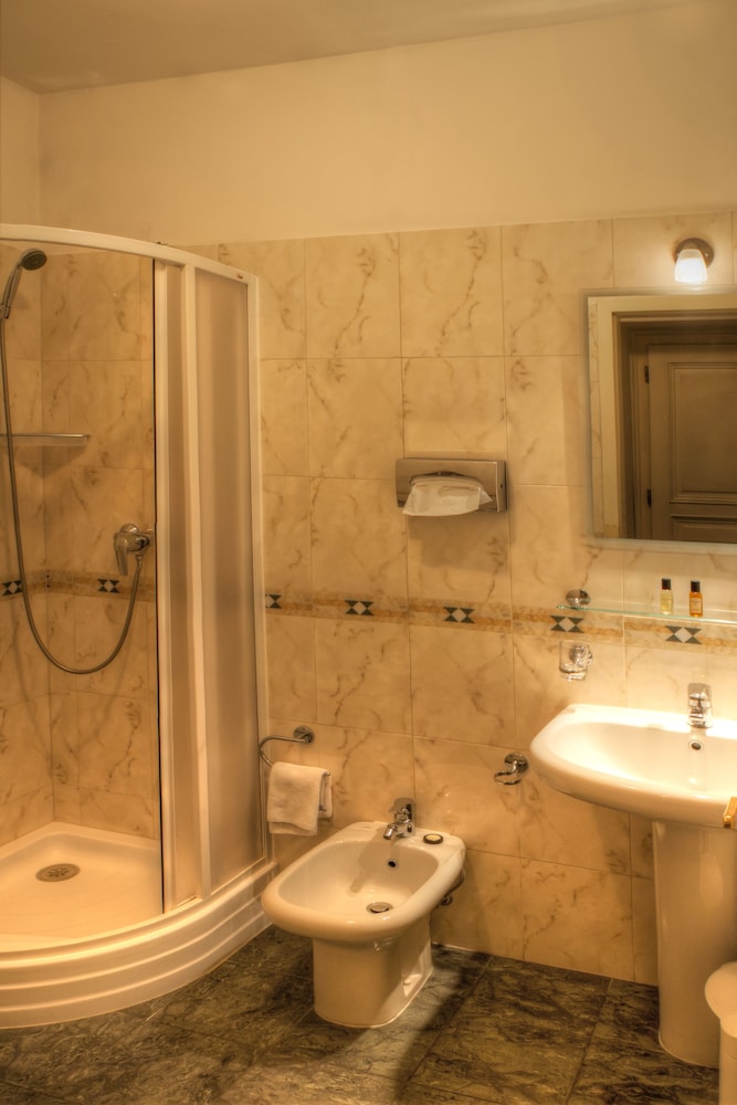 hotel suite home prague