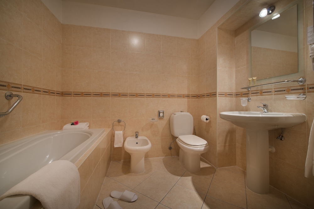 hotel suite home prague