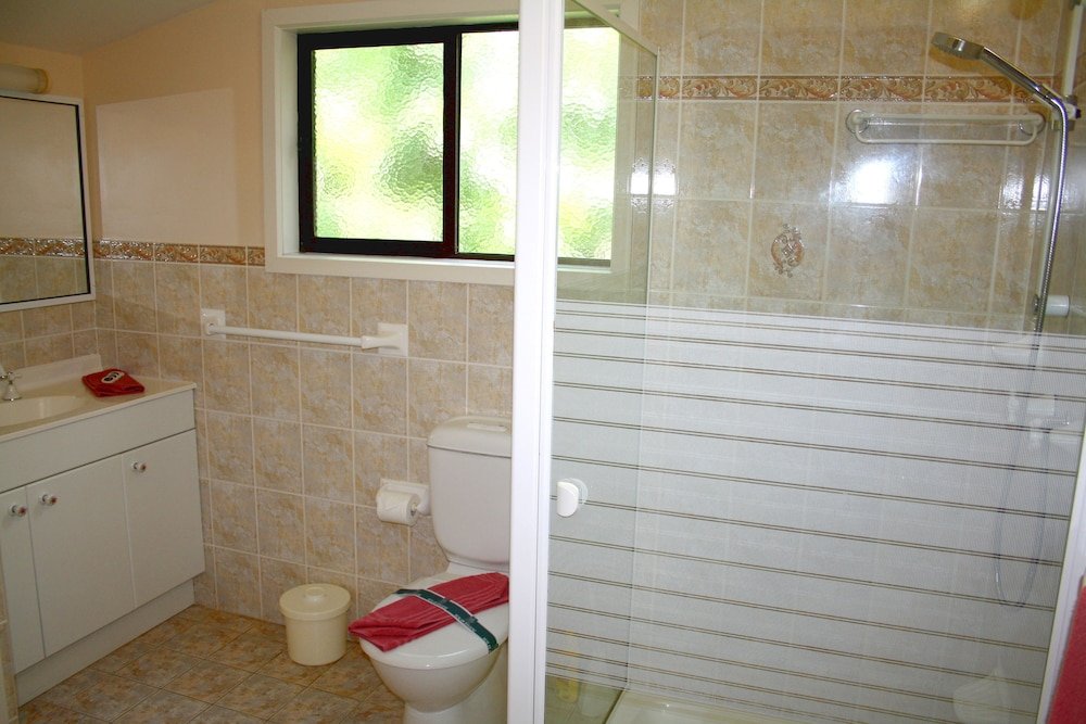 The Crest Apartments,Kingston>>Burnt Pine,3 star