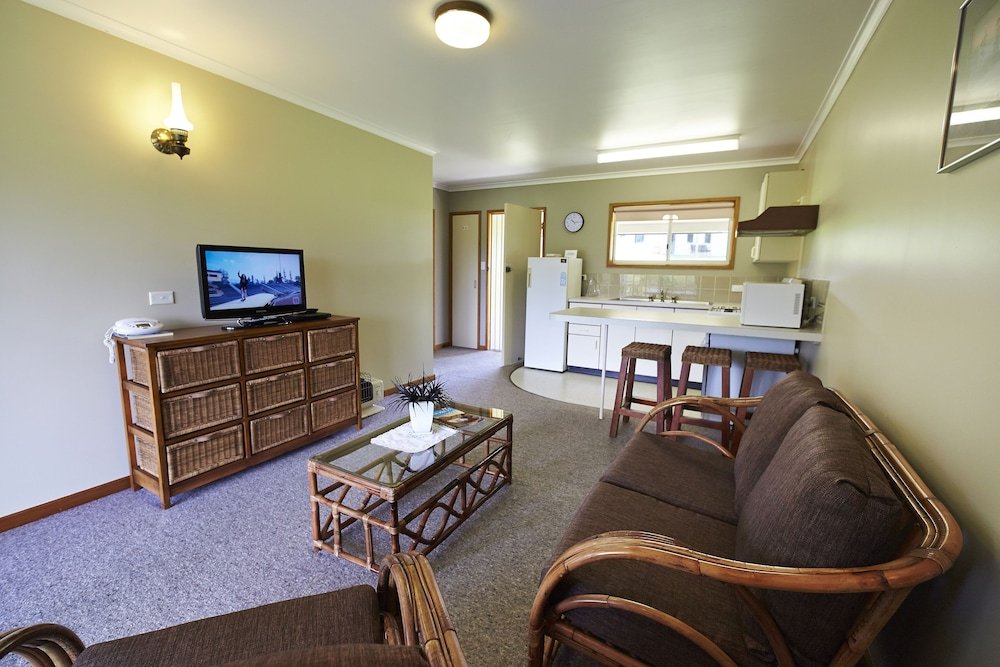 The Crest Apartments,Kingston>>Burnt Pine,3 star