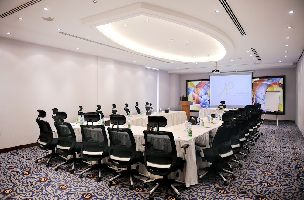 al hamra palace by warwick