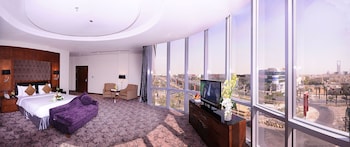 al hamra palace by warwick