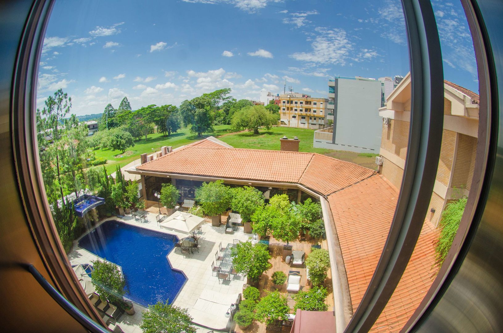 las ventanas suite hotel
