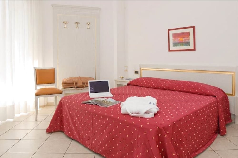 Hotel Excelsior,Liguria>>Borgio Verezzi,3 star