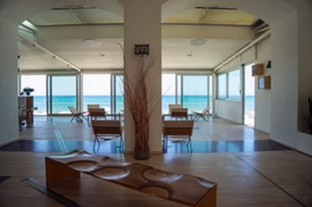 Hotel Amyclae,Latina>>Ladispoli,3 star