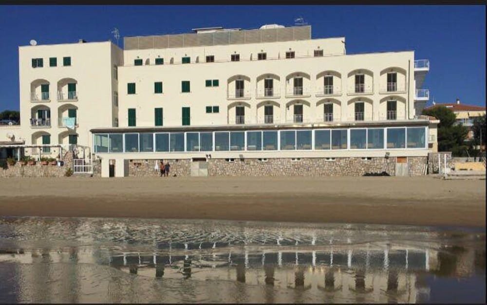 Hotel Amyclae,Latina>>Ladispoli,3 star