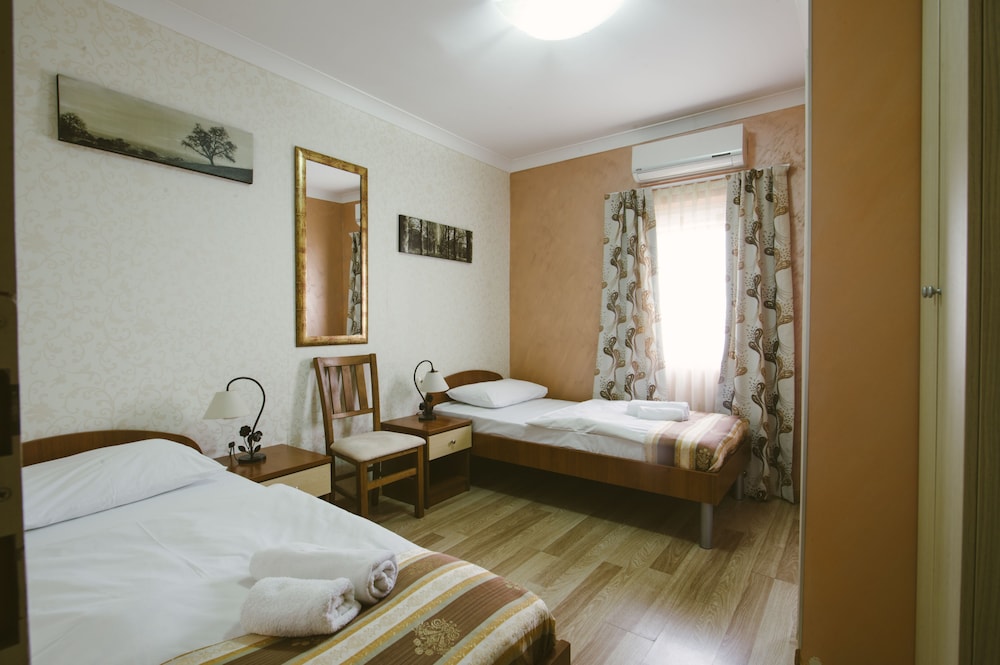 hotel flowers