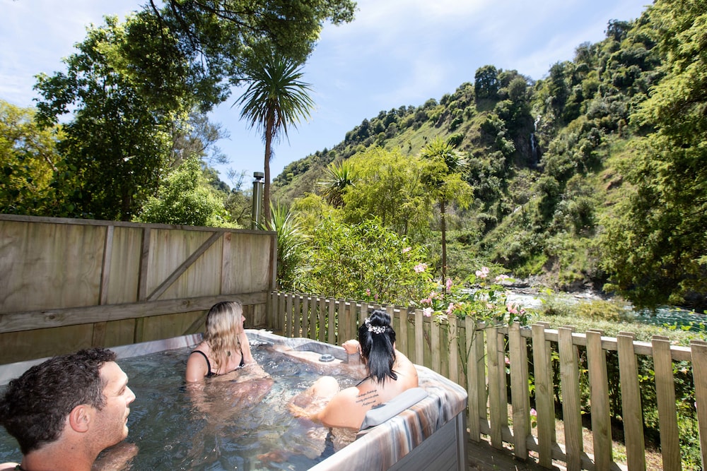 pukeokahu