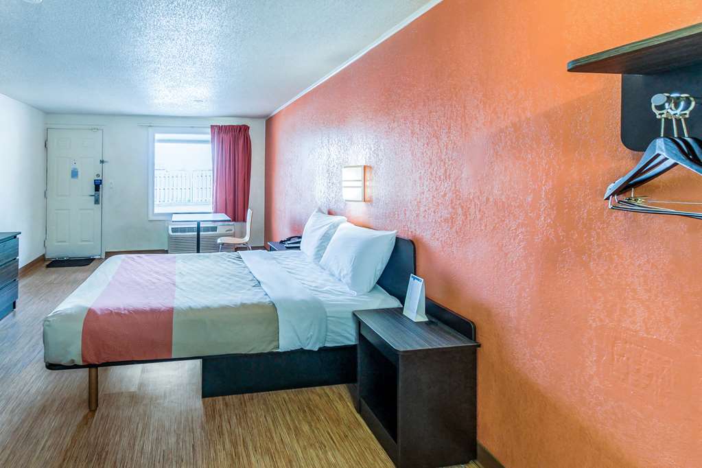 motel 6 kalamazoo mi