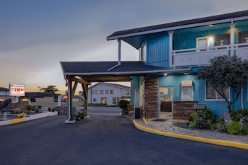 Oceanside Inn & Suites, A Days Inn By Wyndham,Mendocino Coast>>Fort Bragg,3 star
