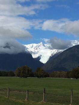 Bella Vista Motel Fox Glacier,In A National Park,4 star