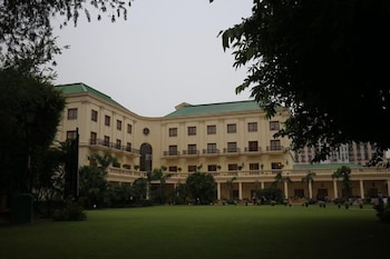 dlf club 4