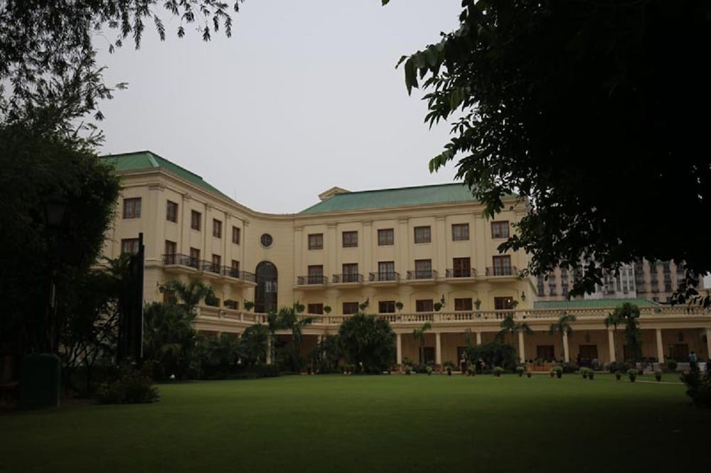 dlf club 4