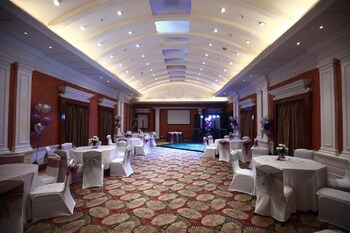 dlf club 4