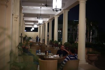 dlf club 4