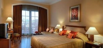 dlf club 4