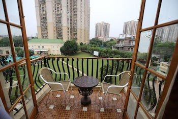 dlf club 4