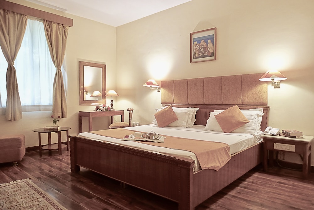 kadamb kunj resort bharatpur