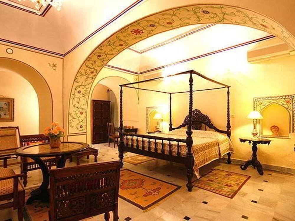indra vilas