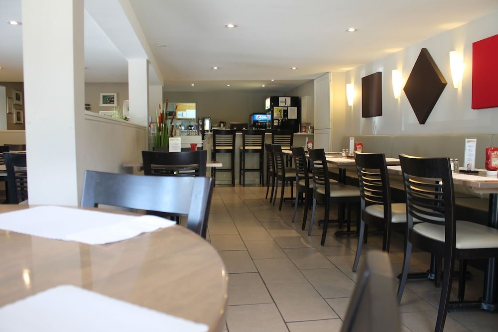 leelas villa inn flesherton