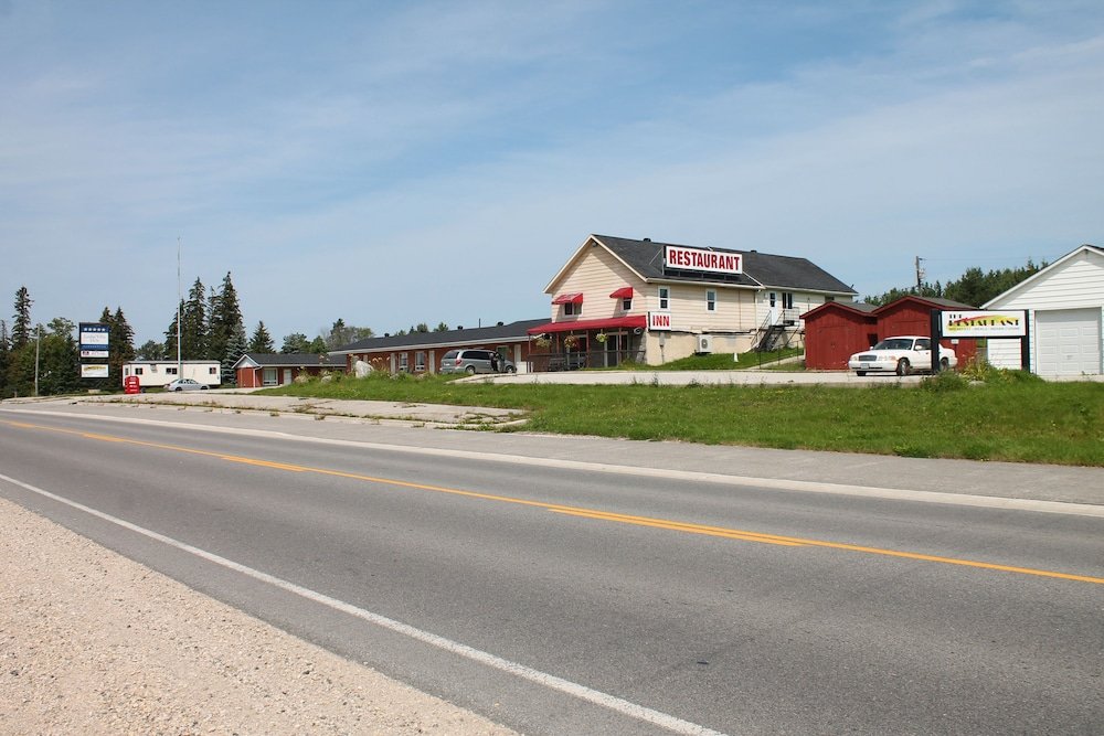 leelas villa inn flesherton