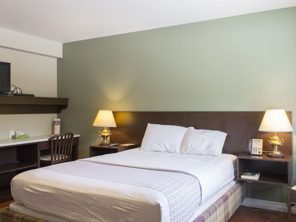 leelas villa inn flesherton