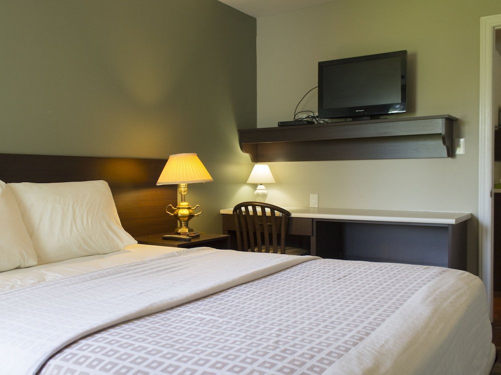 leelas villa inn flesherton