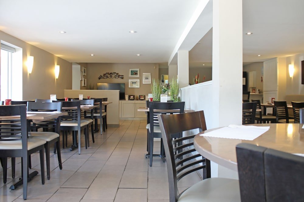 leelas villa inn flesherton