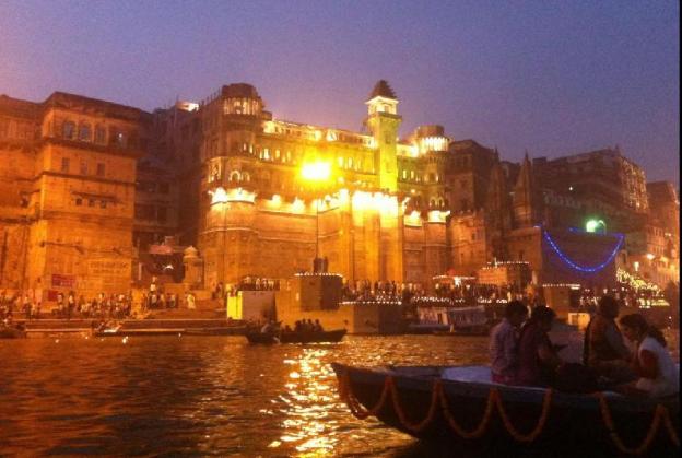 hotel temple on ganges