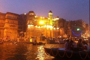 hotel temple on ganges