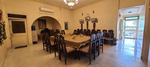 hotel temple on ganges