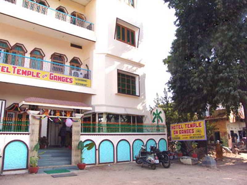 hotel temple on ganges