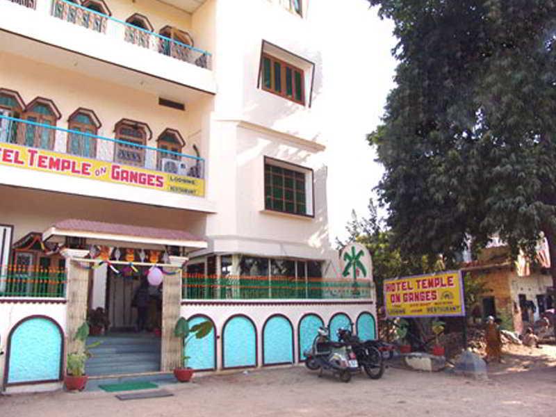 hotel temple on ganges