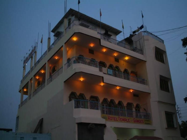 hotel temple on ganges