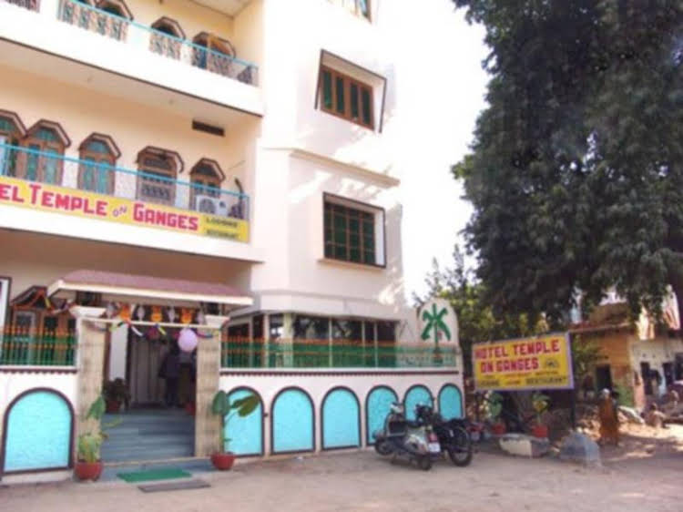 hotel temple on ganges
