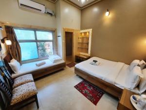 hotel temple on ganges