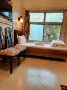 hotel temple on ganges