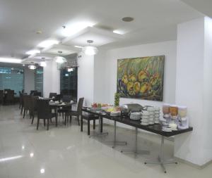 hotel plaza las americas cali