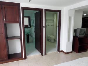 hotel plaza las americas cali