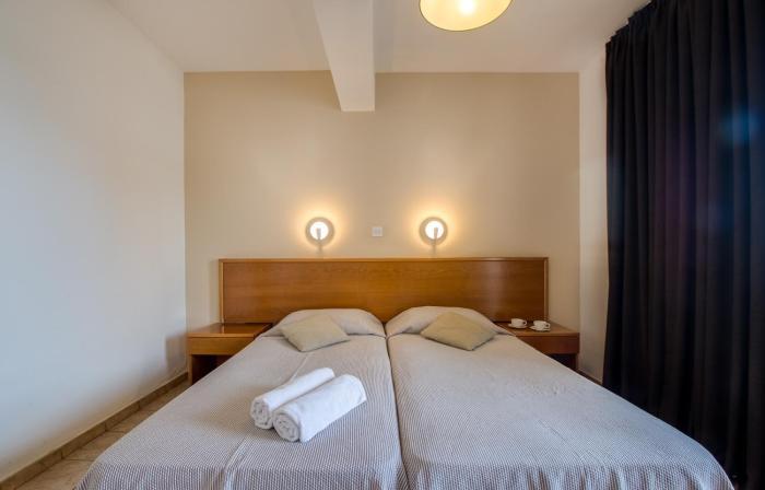 captain karas holiday apartments